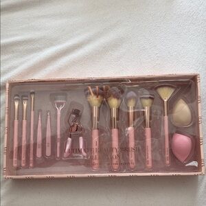 Ultimate Beauty Brush Collection - Pink and Cream color